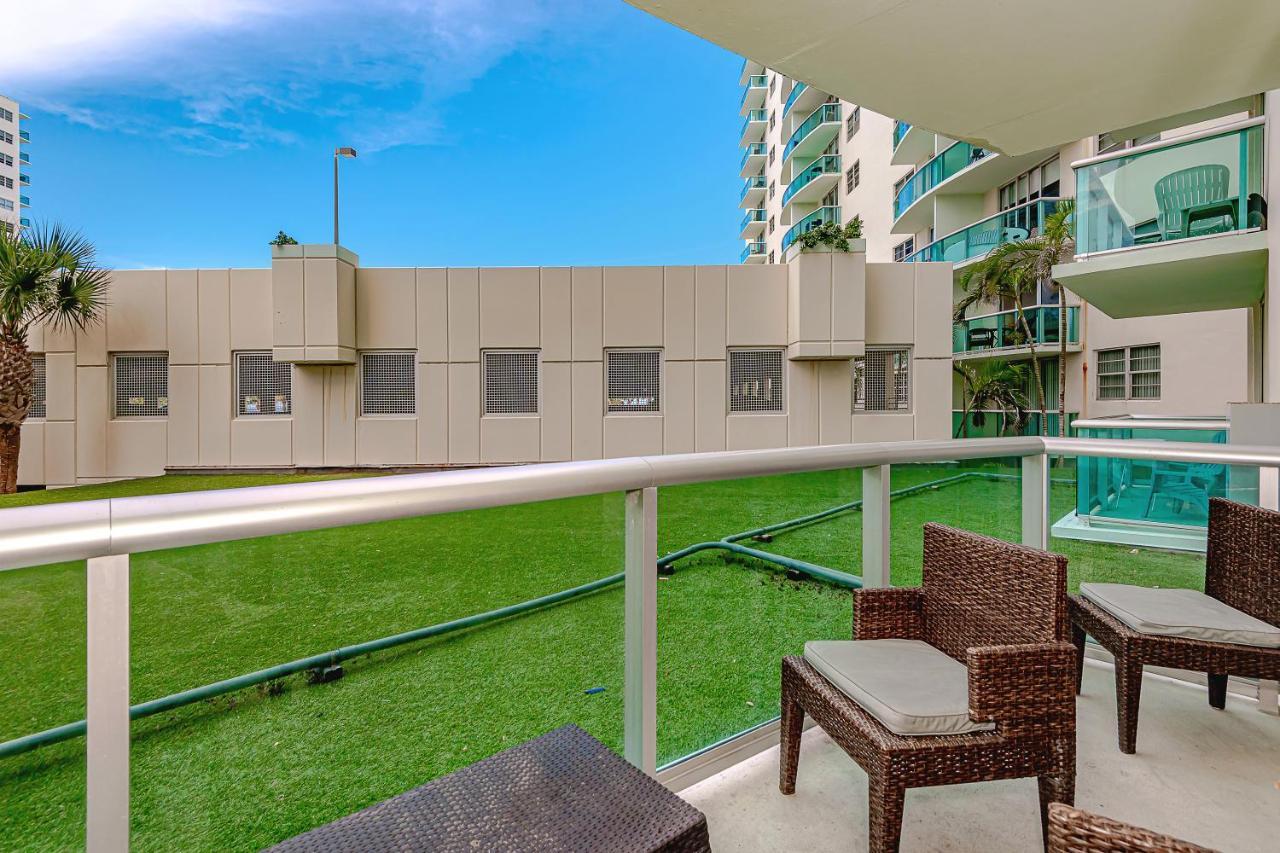 Hollywood On The Beach Exterior photo