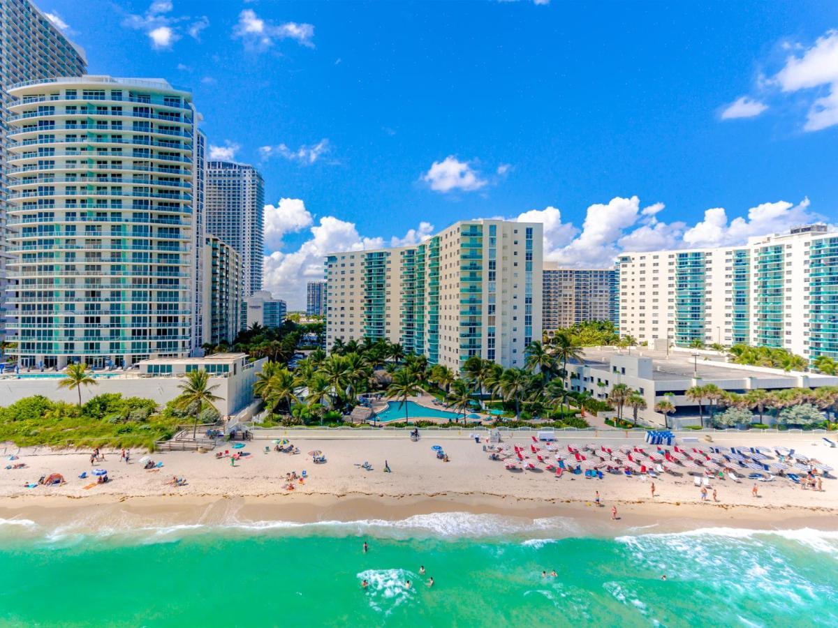 Hollywood On The Beach Exterior photo