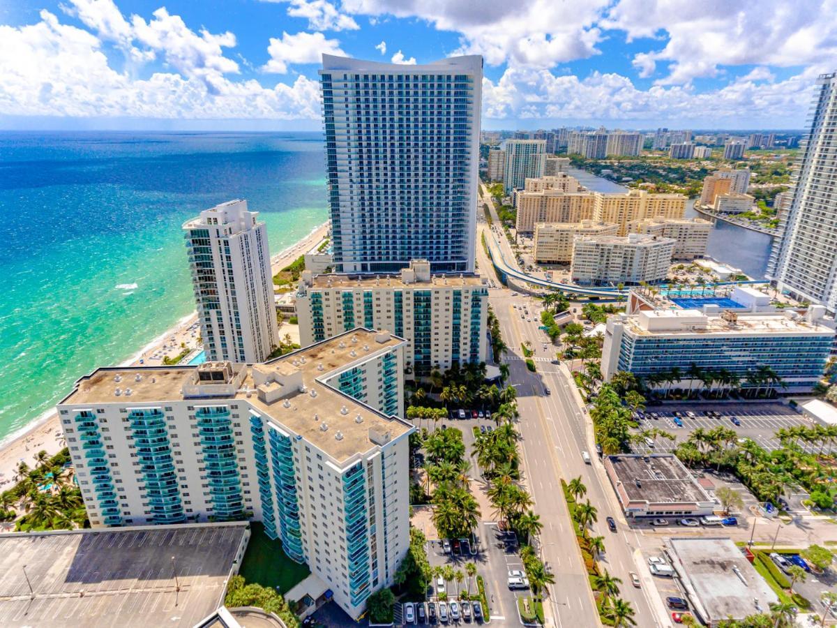 Hollywood On The Beach Exterior photo