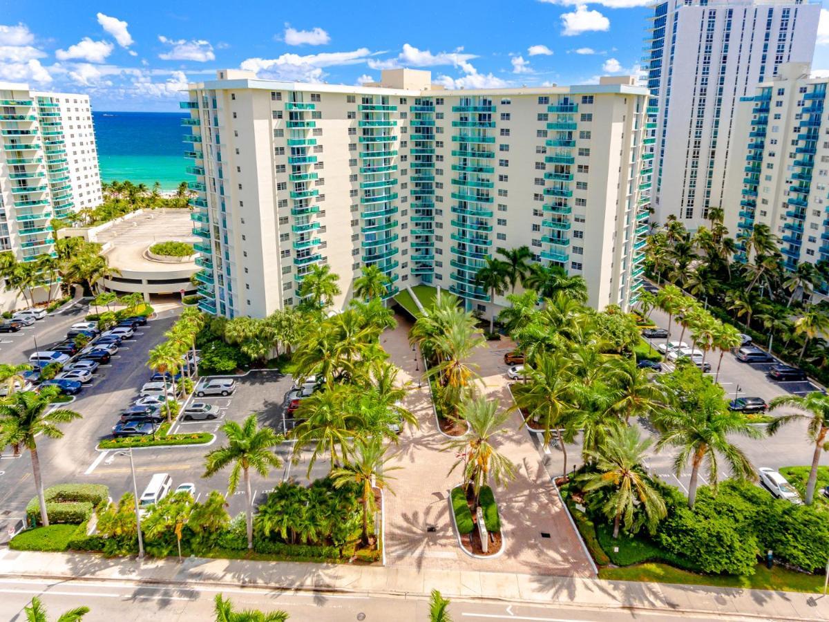 Hollywood On The Beach Exterior photo