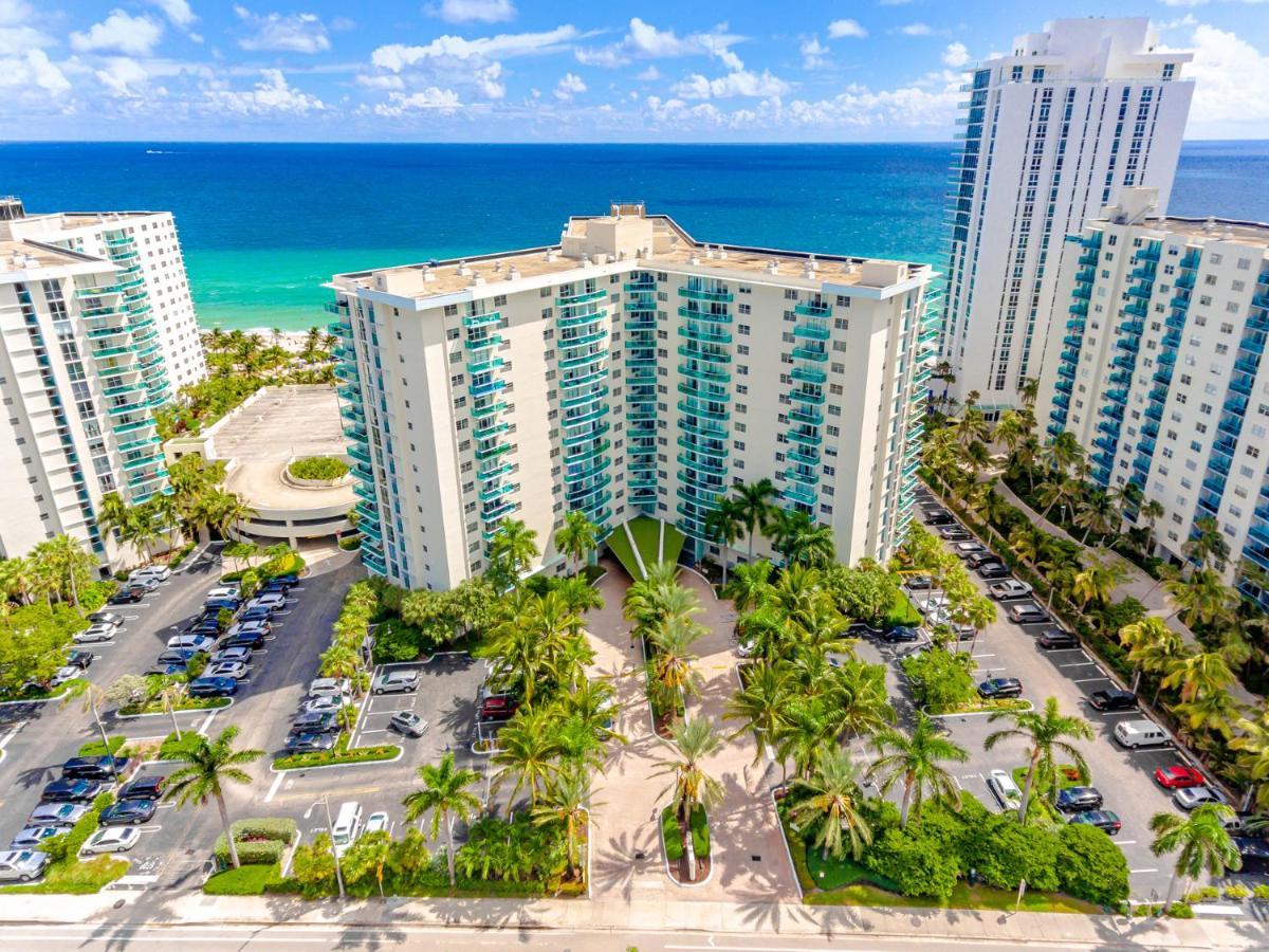 Hollywood On The Beach Exterior photo